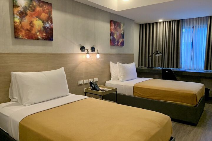 Room 15 of 31