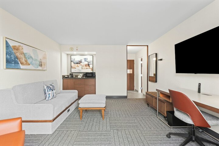 Room 37 of 72