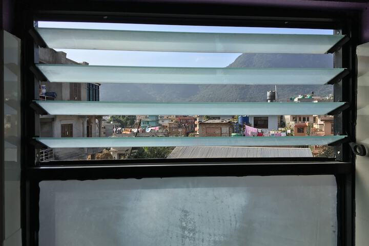 Room 5 of 18
