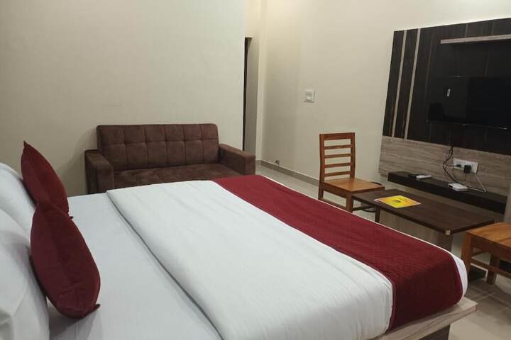 Room 7 of 32