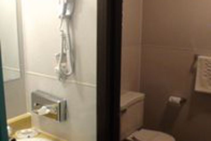Room 7 of 48