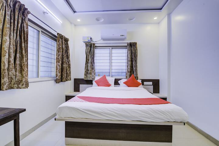 Room 12 of 20
