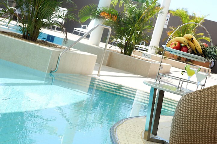 Pool 42 of 84