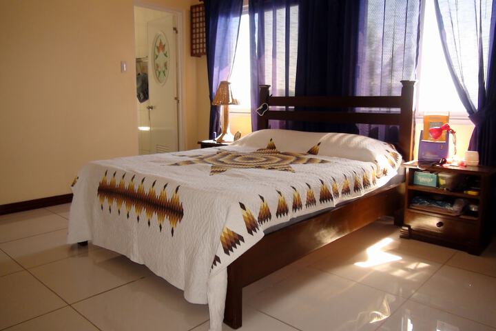 Room 10 of 76