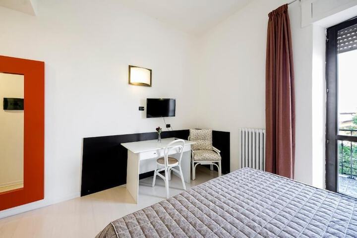 Room 19 of 80