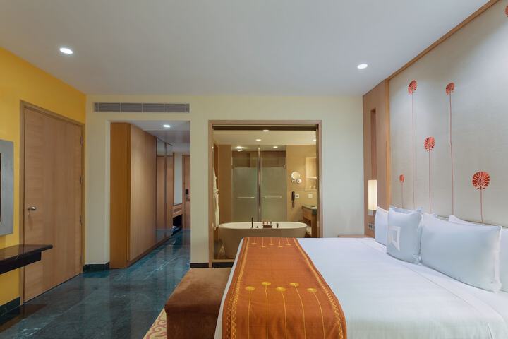 Room 5 of 65