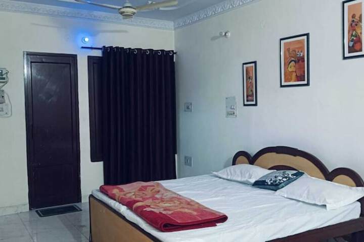 Room 7 of 14