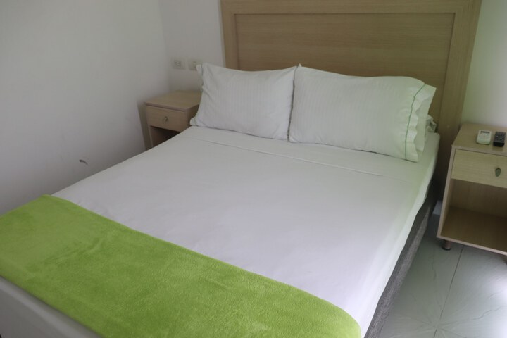 Room 13 of 66