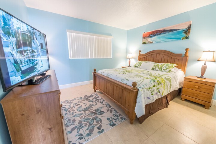 Room 5 of 10