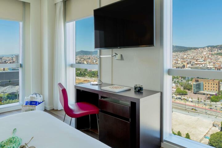 Room 17 of 141