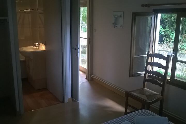 Room 12 of 36