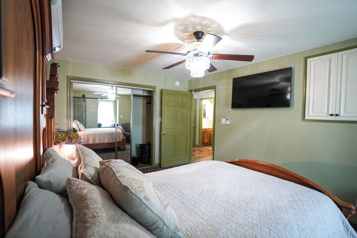 Room 31 of 230