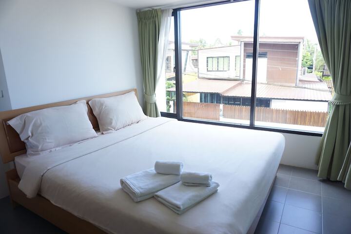 Room 7 of 32