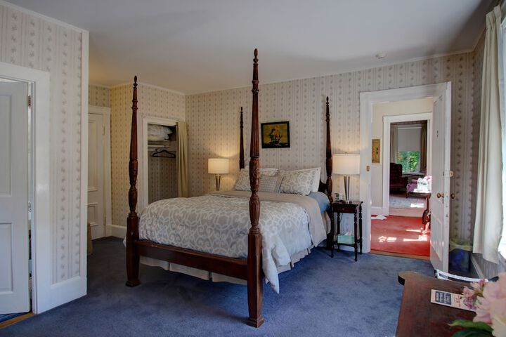 Room 62 of 408