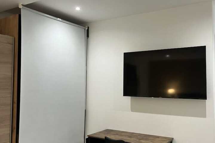 Room 4 of 69