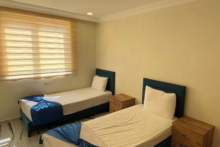 Room 4 of 11