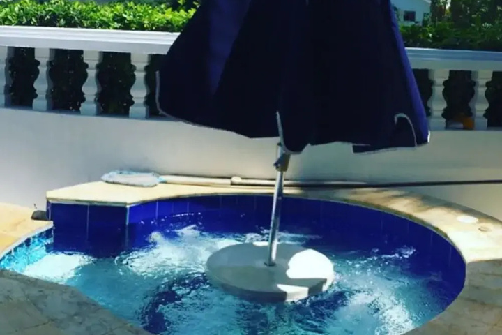 Pool 7 of 9