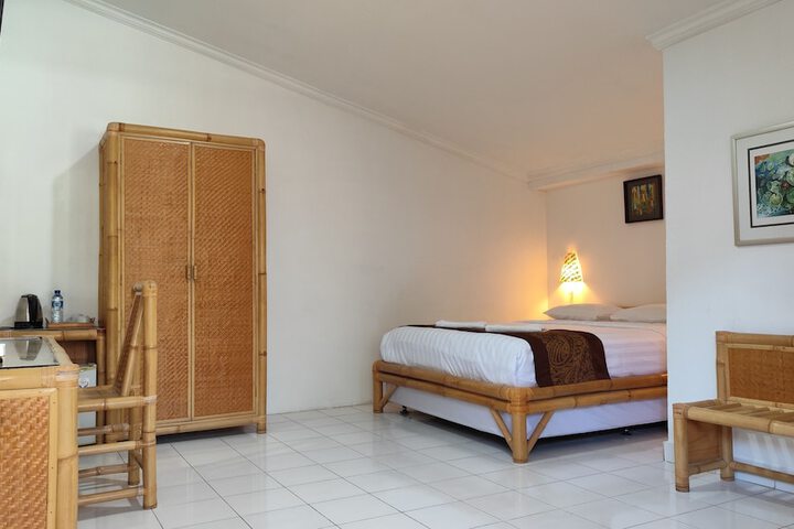 Room 8 of 43