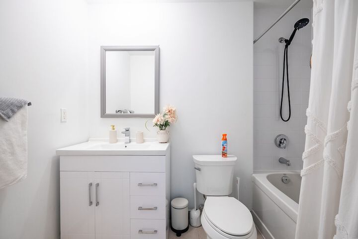Room 302 of 330