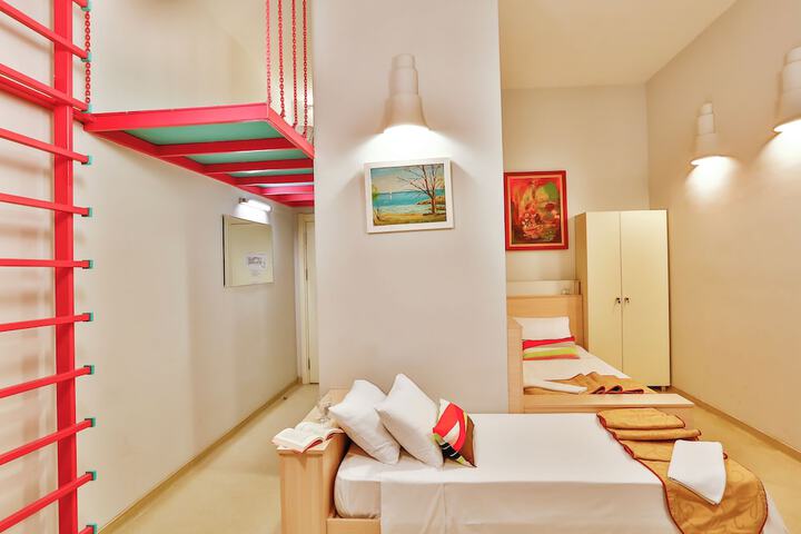 Room 42 of 91