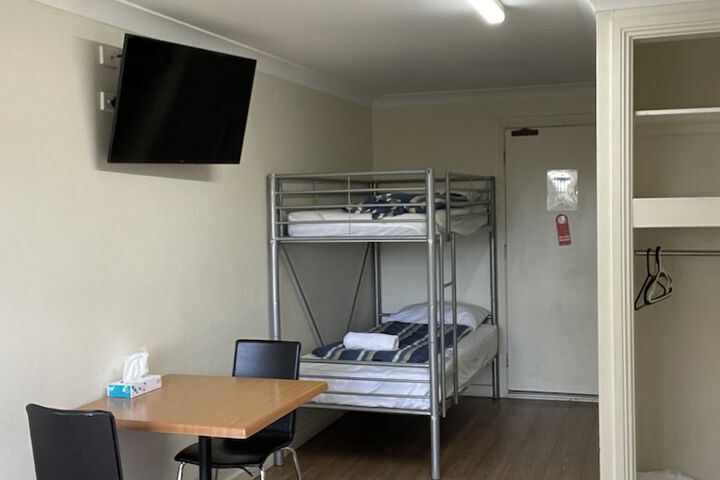 Room 15 of 110