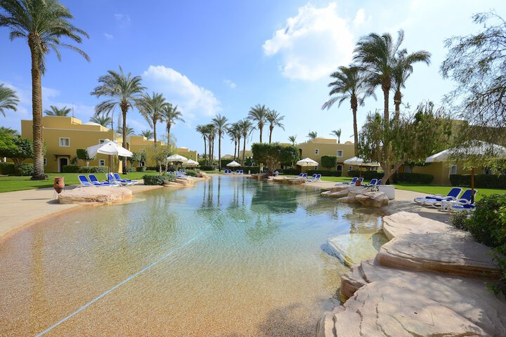 Hotel Pool