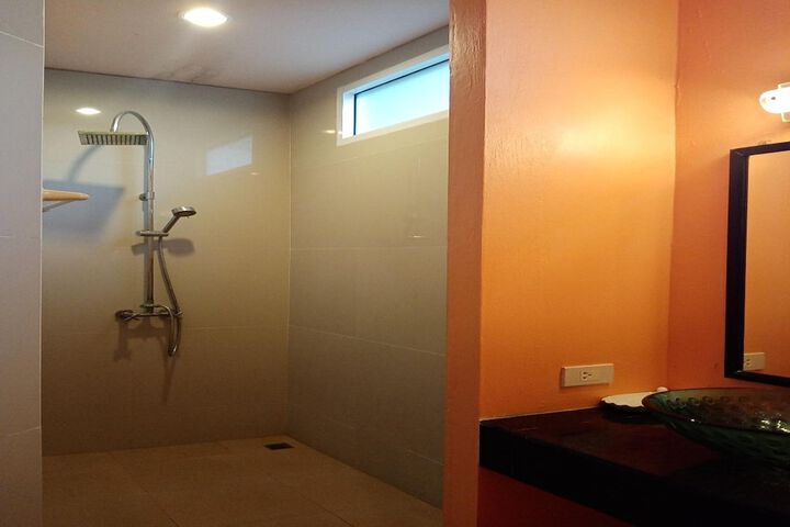 Room 140 of 169