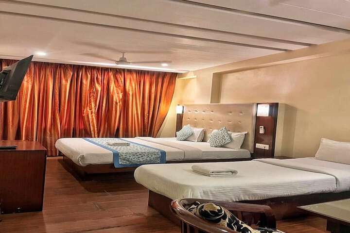 Room 5 of 14