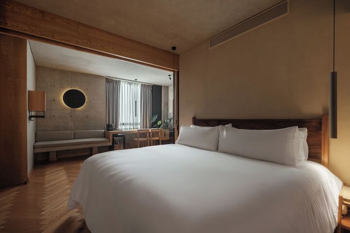 Room 27 of 115