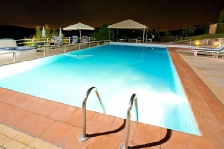 Hotel Pool