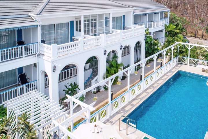 Pool Hotel