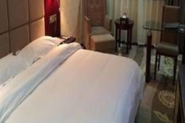 Room 4 of 49