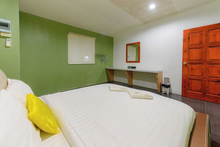 Room 43 of 97