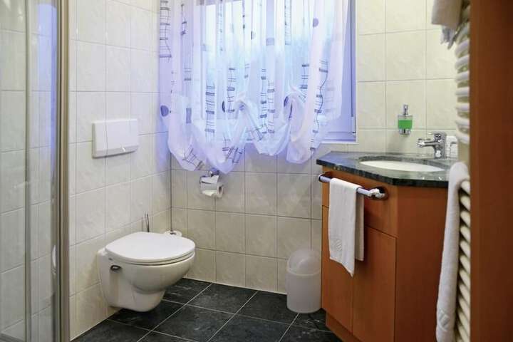 Room 10 of 26