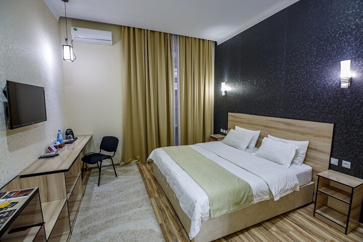 Room 4 of 44