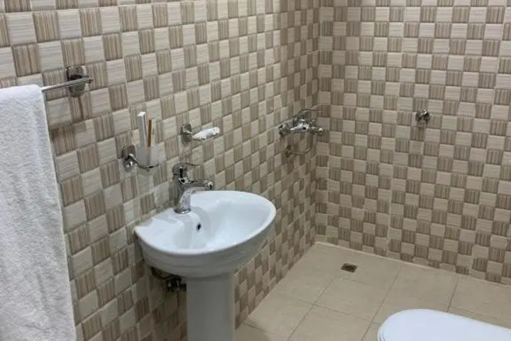 Room 2 of 2