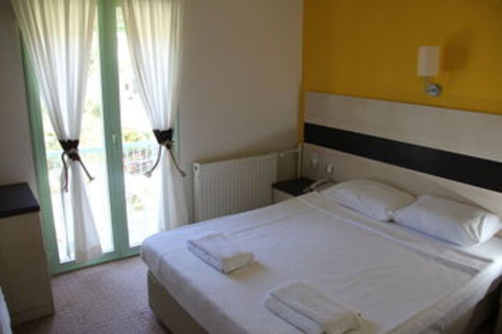 Room 9 of 27