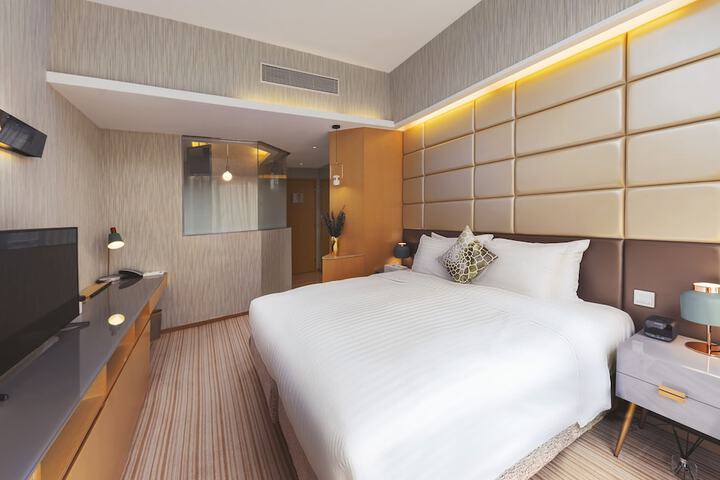 Room 28 of 59