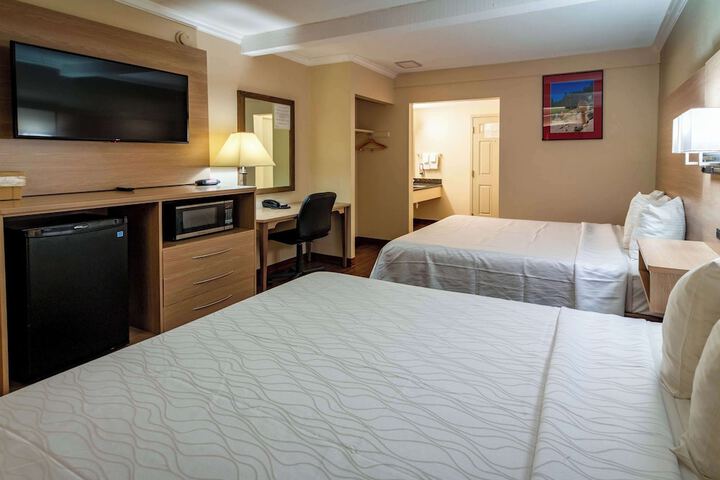 Room 13 of 31