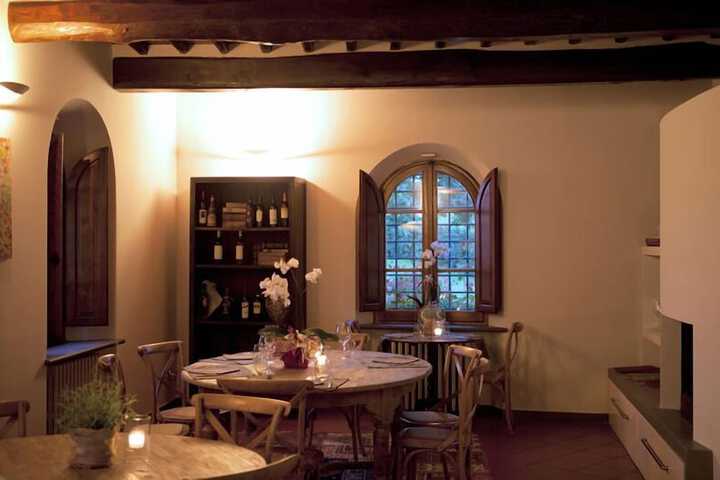 Dining 53 of 85