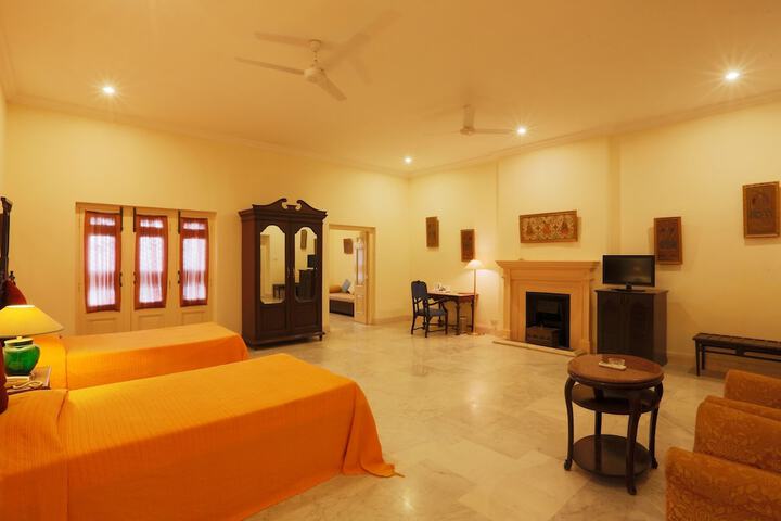 Room 8 of 97
