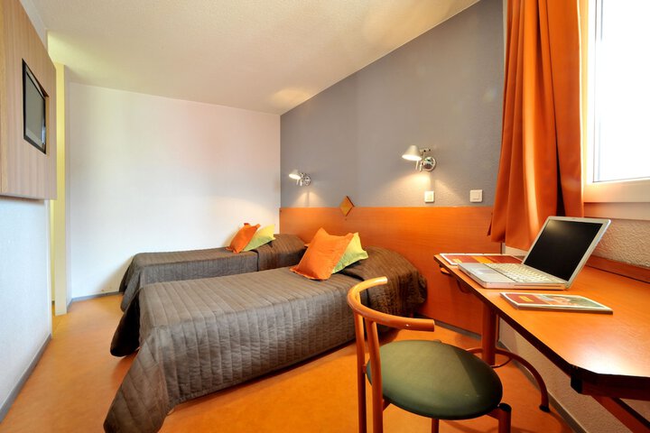Room 5 of 14