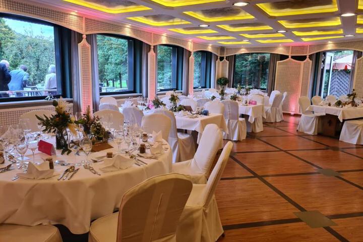 Ballroom/Hall 7 of 23