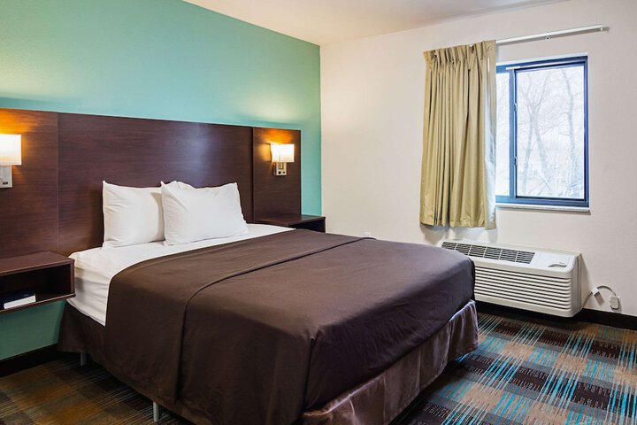 1 Queen Bed Efficiency (9 of 24)