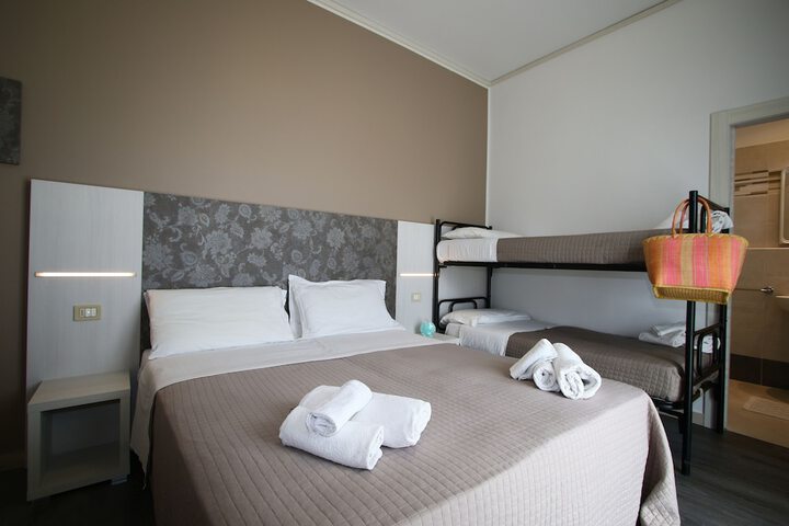 Room 18 of 161