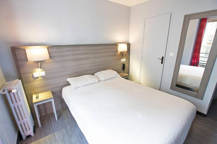 Room 5 of 15