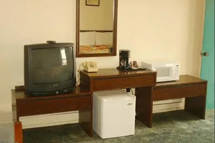 BUDGET INN OF NEOSHO