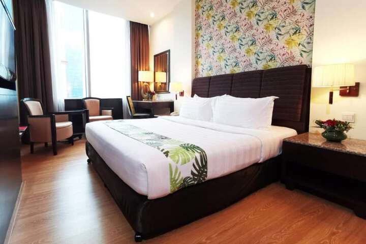 Room 8 of 49