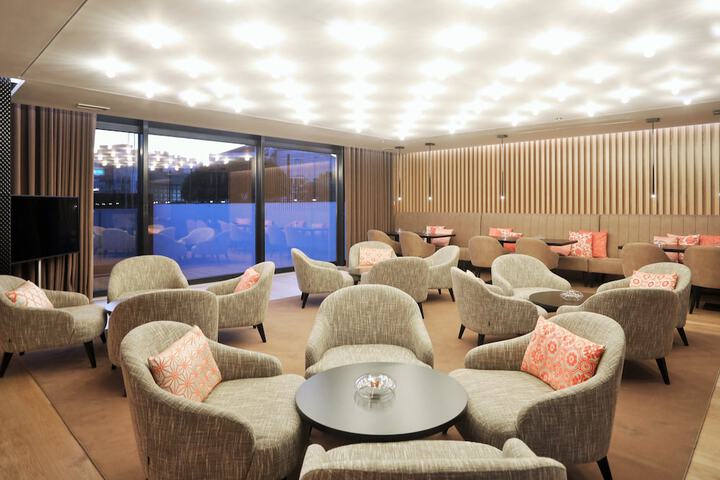 Lounge 69 of 91