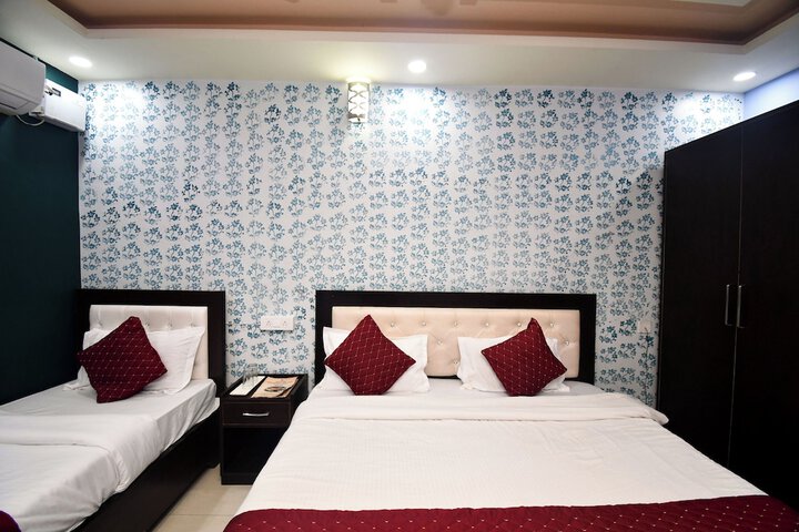 Room 28 of 50